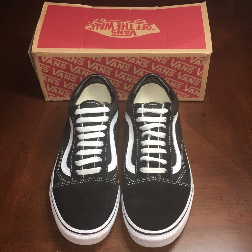 Classic VANS SHOES MEN SIZE: 10